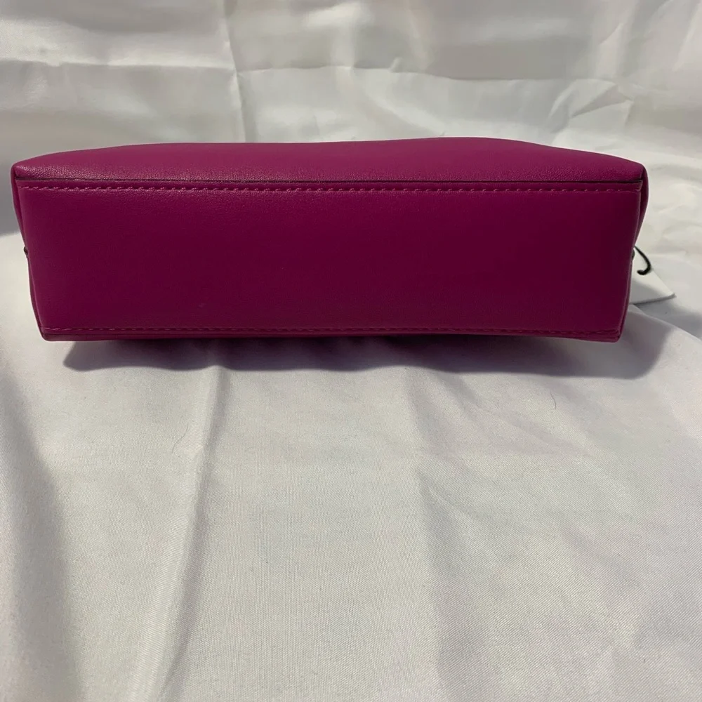 NWT Calvin Klein Small Cosmetic Case - Picture 5 of 5
